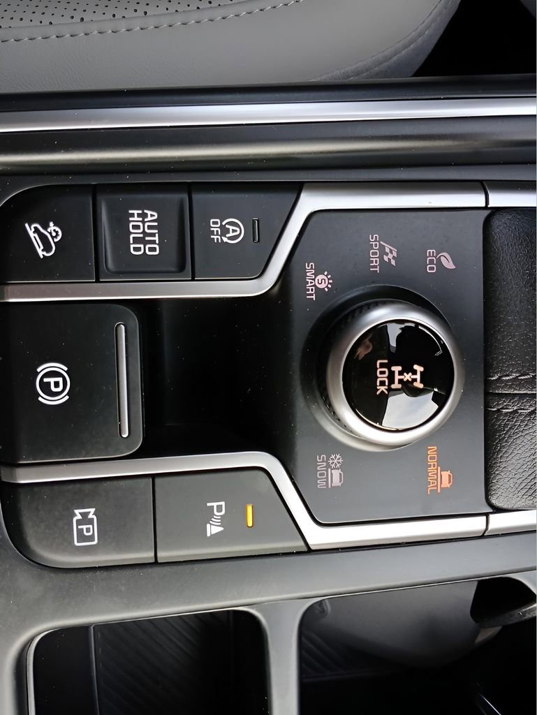 Used 2025 Kia Sorento S image 22