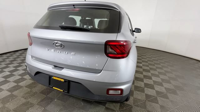 Used 2025 Hyundai Venue SE FWD image 5