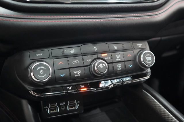 Used 2022 Dodge Durango R/T w/ Blacktop Package AWD/4WD image 29