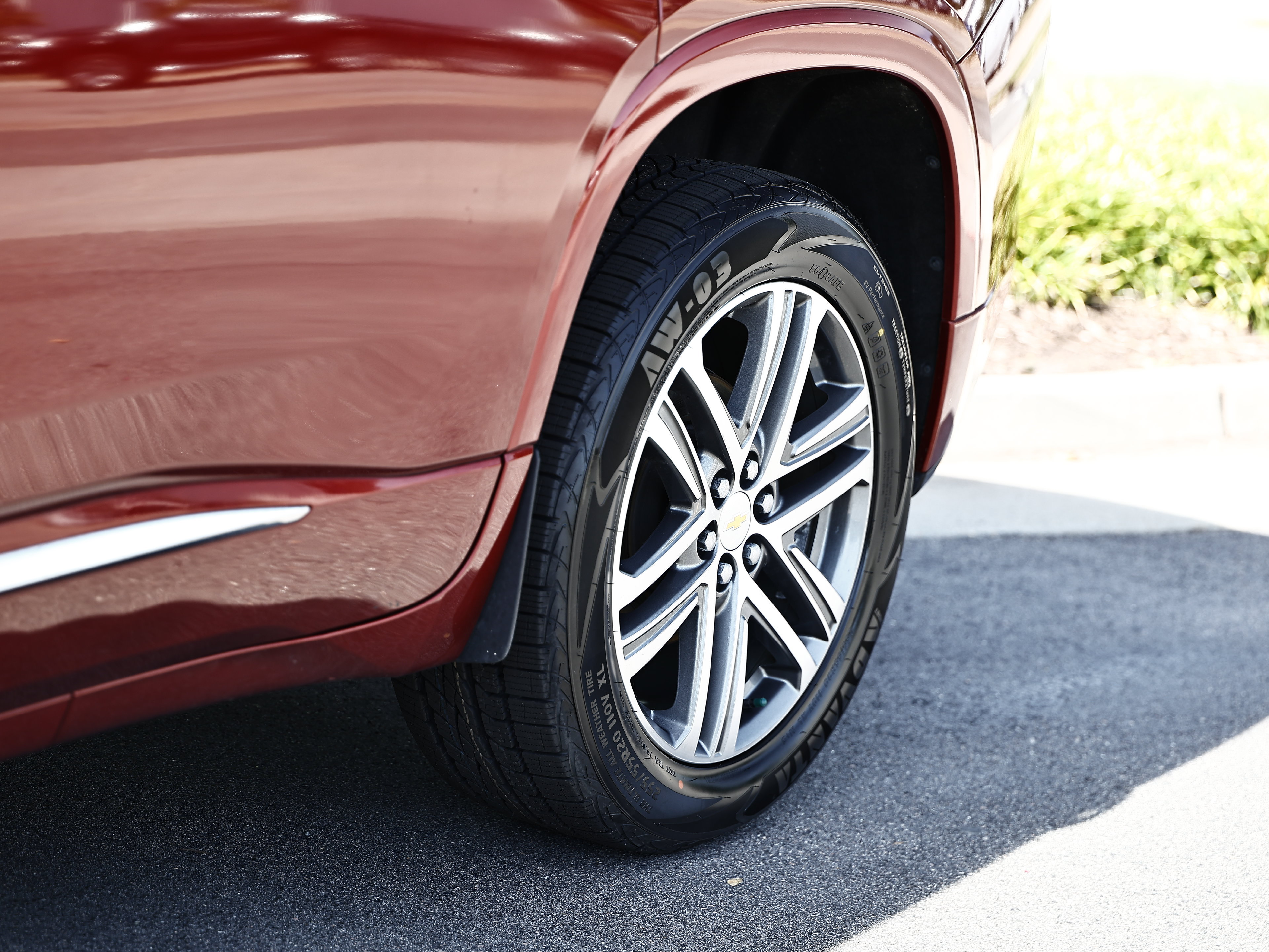 Used 2022 Chevrolet Traverse High Country w/ LPO, Floor Liner Package AWD/4WD image 6