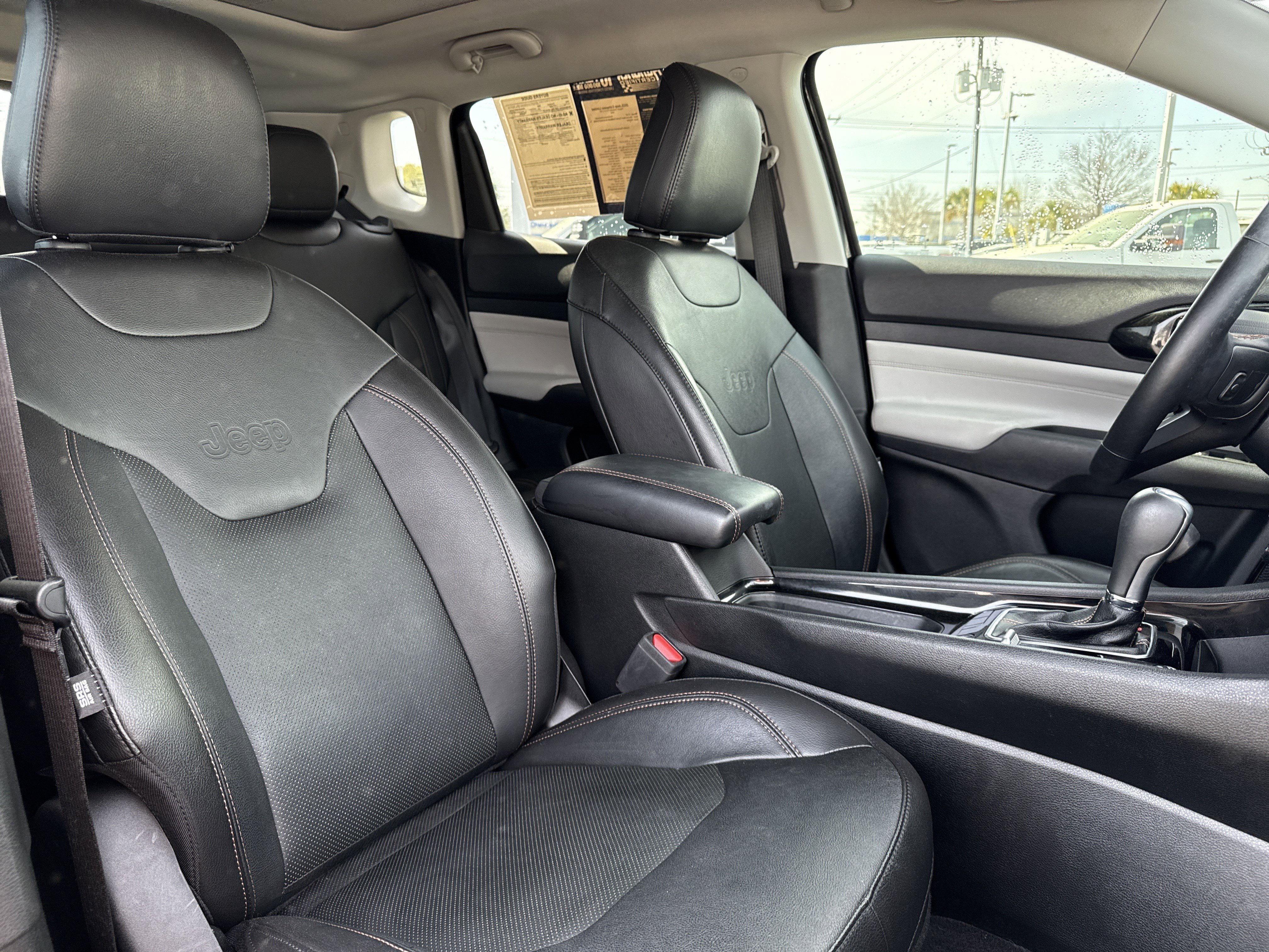 Used 2022 Jeep Compass Limited w/ Sun and Sound Group image 31