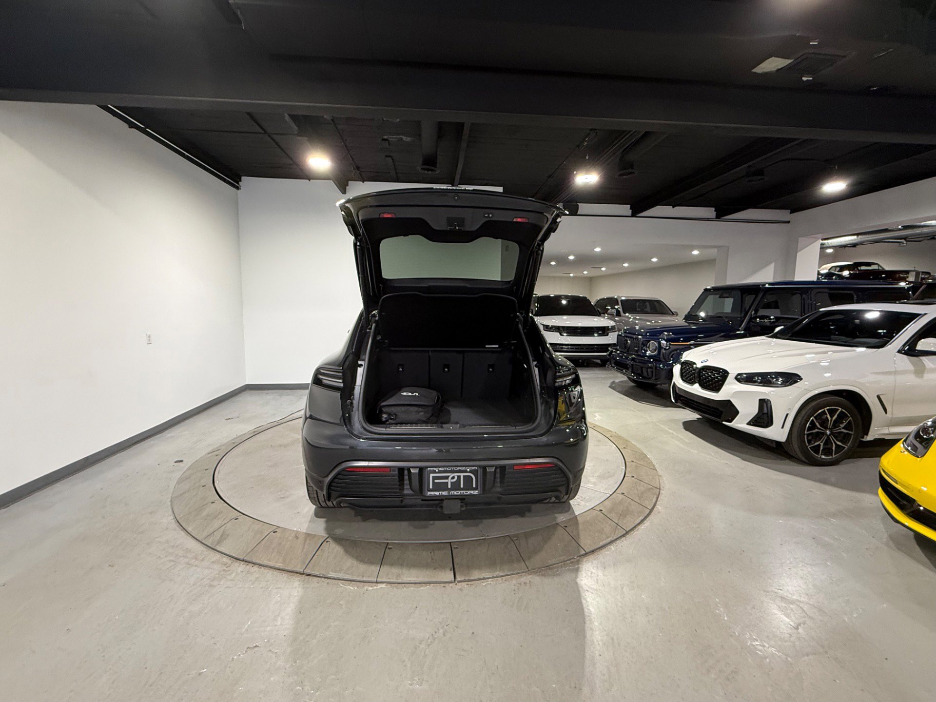 Used 2024 Porsche Macan 4 Electric w/ Premium Package image 28