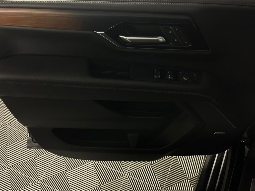 Used 2025 GMC Yukon Denali image 25