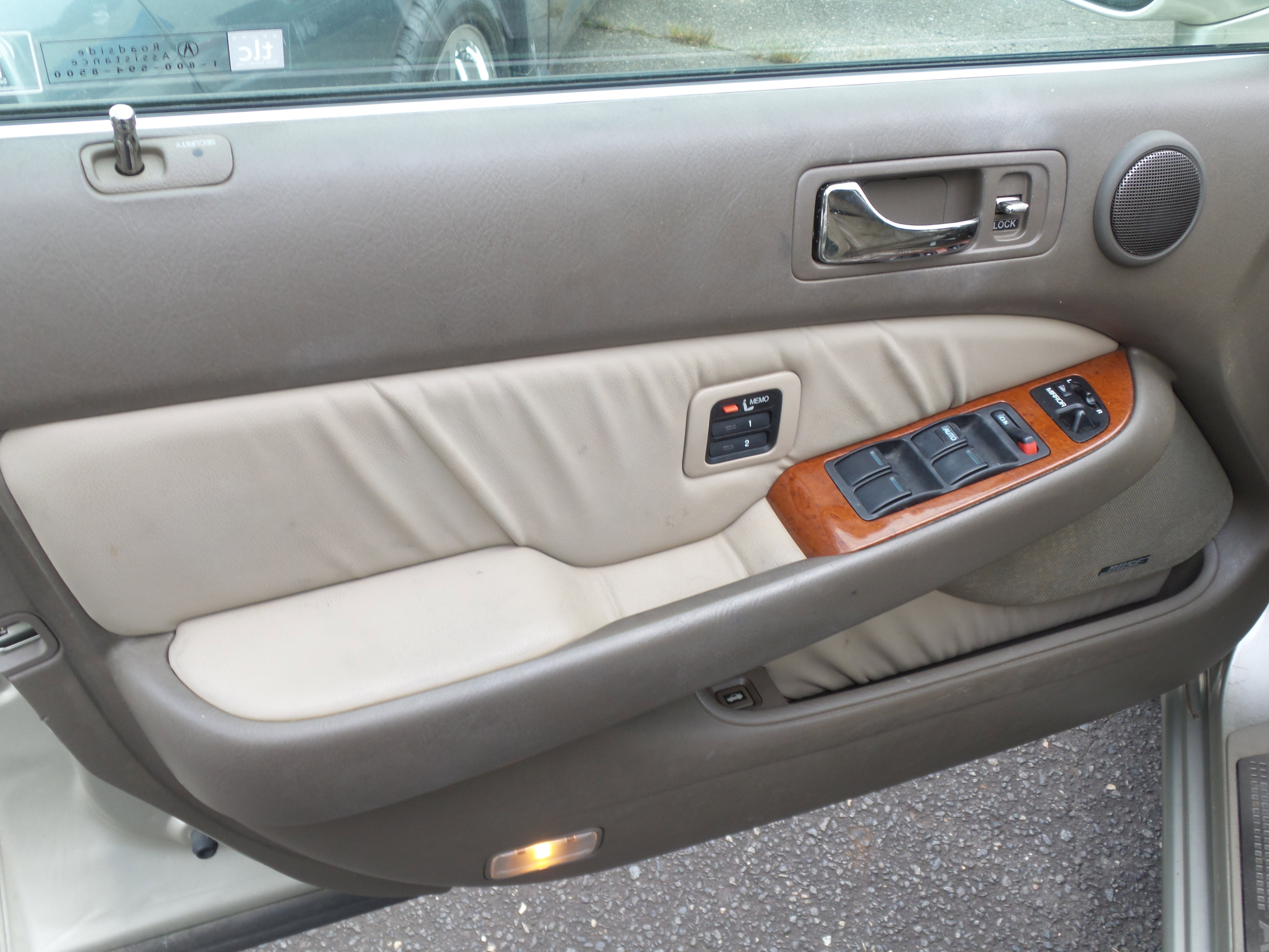 Used 2004 Acura RL image 12