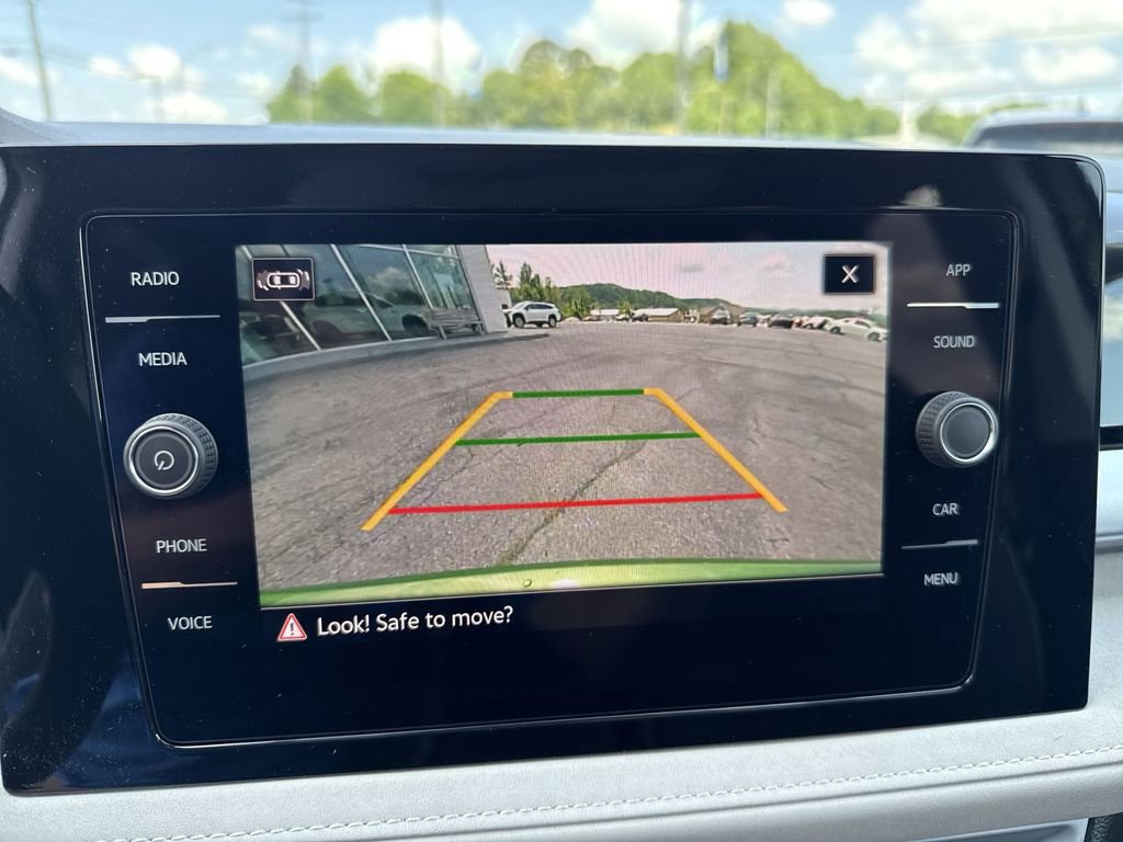 New 2025 Volkswagen Taos SE AWD/4WD image 16