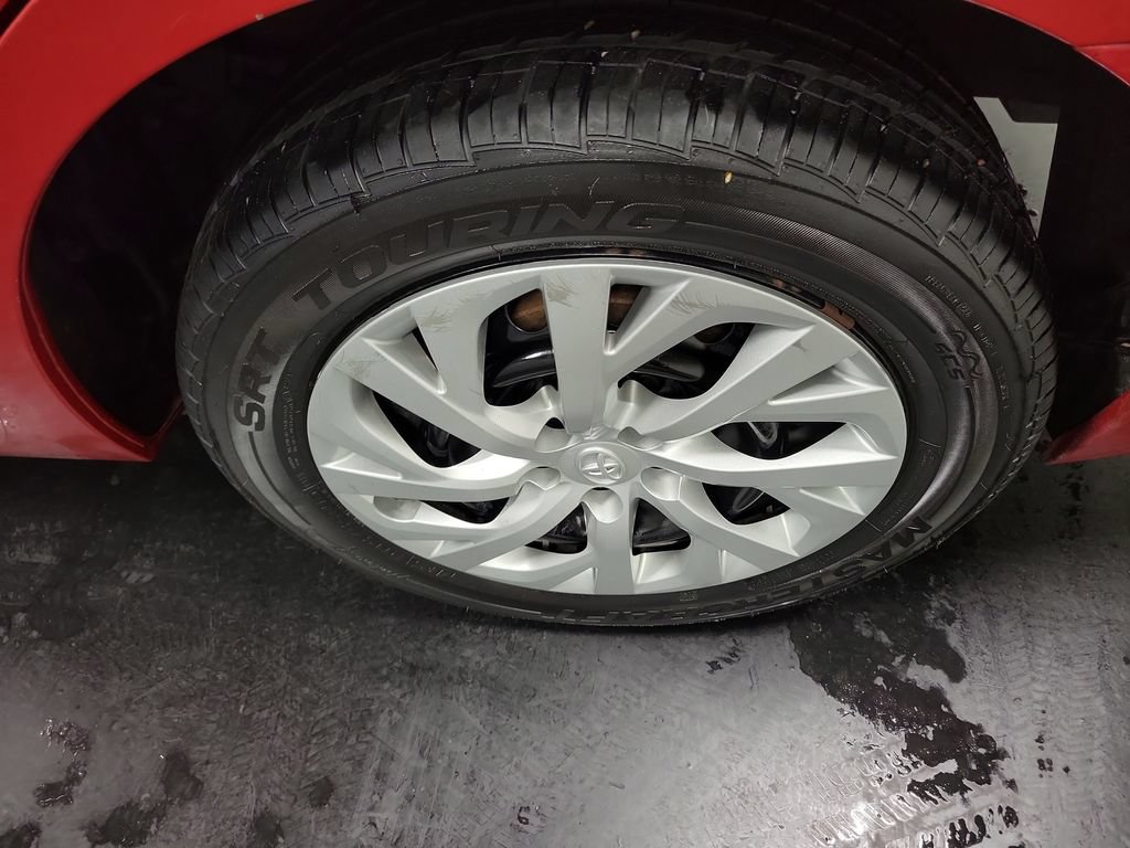 Used 2017 Toyota Corolla LE FWD image 12
