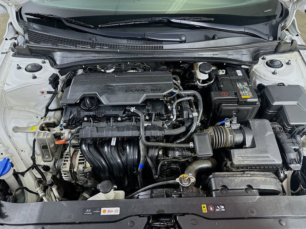 Used 2024 Hyundai Elantra SEL image 9