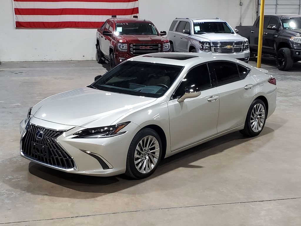 Used 2022 Lexus ES 300h Ultra Luxury w/ Accessory Package 2 image 41