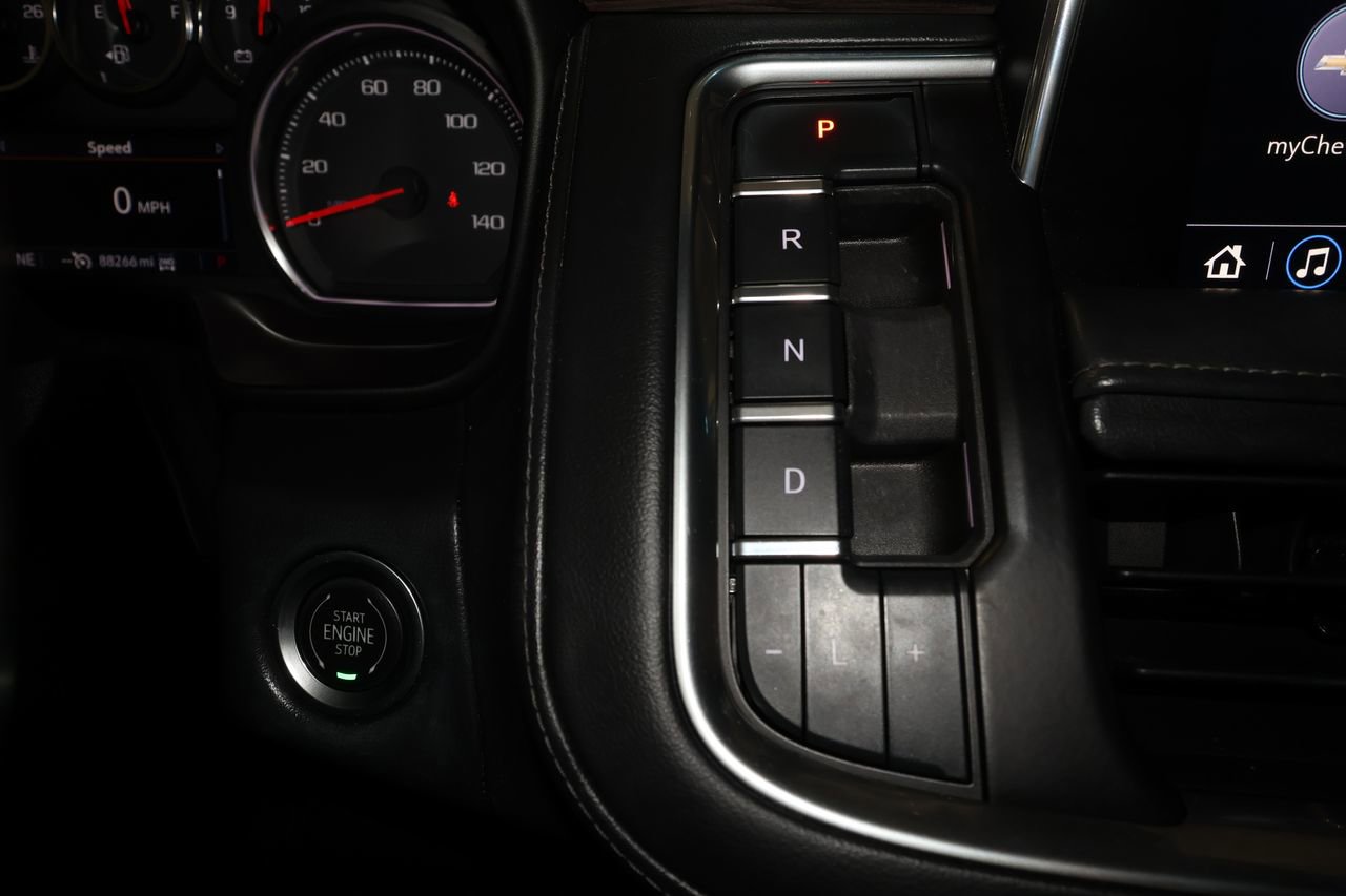 Used 2021 Chevrolet Tahoe LT w/ LT Signature Package image 16