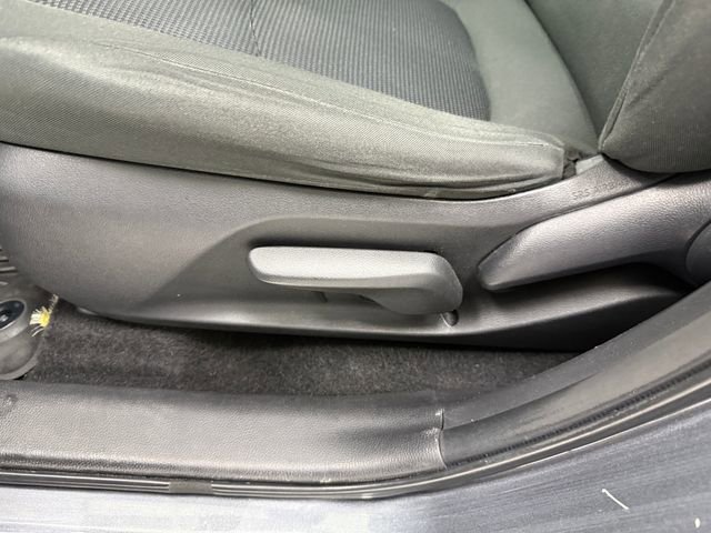 Used 2022 Toyota RAV4 LE FWD image 26