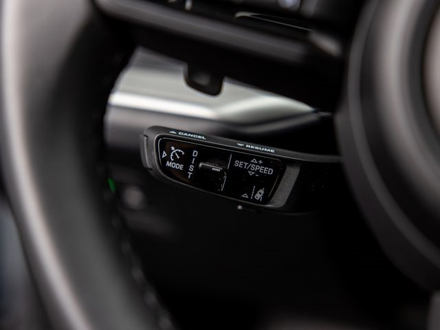 Used 2025 Porsche Cayenne image 44