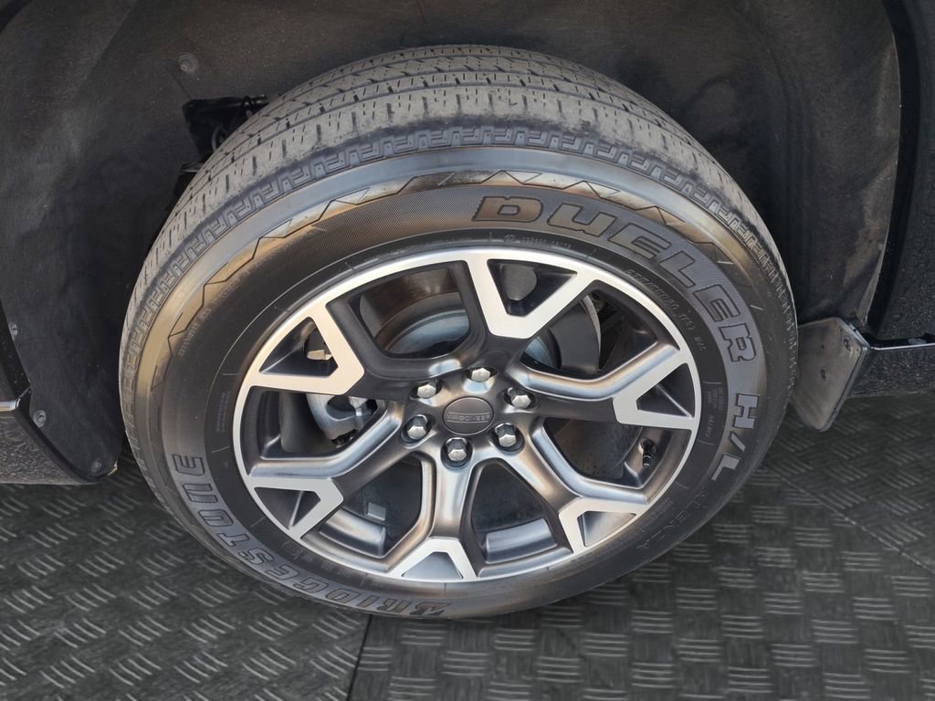 Used 2024 Jeep Wagoneer L Series III image 23