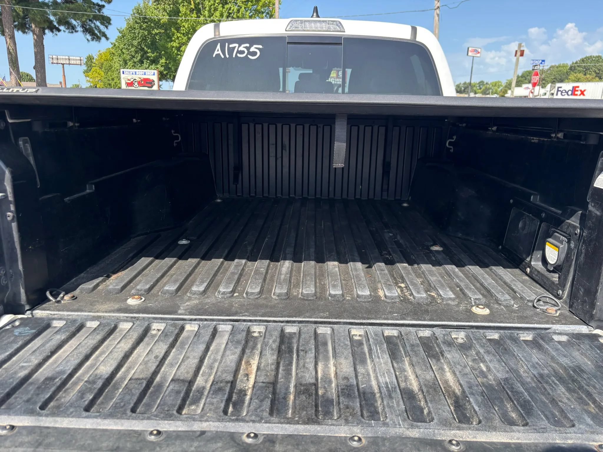 Used 2021 Toyota Tacoma TRD Sport w/ Technology Package AWD/4WD image 15
