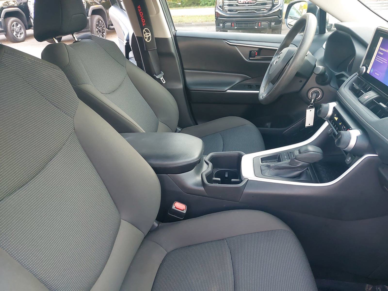 Used 2024 Toyota RAV4 LE FWD image 10