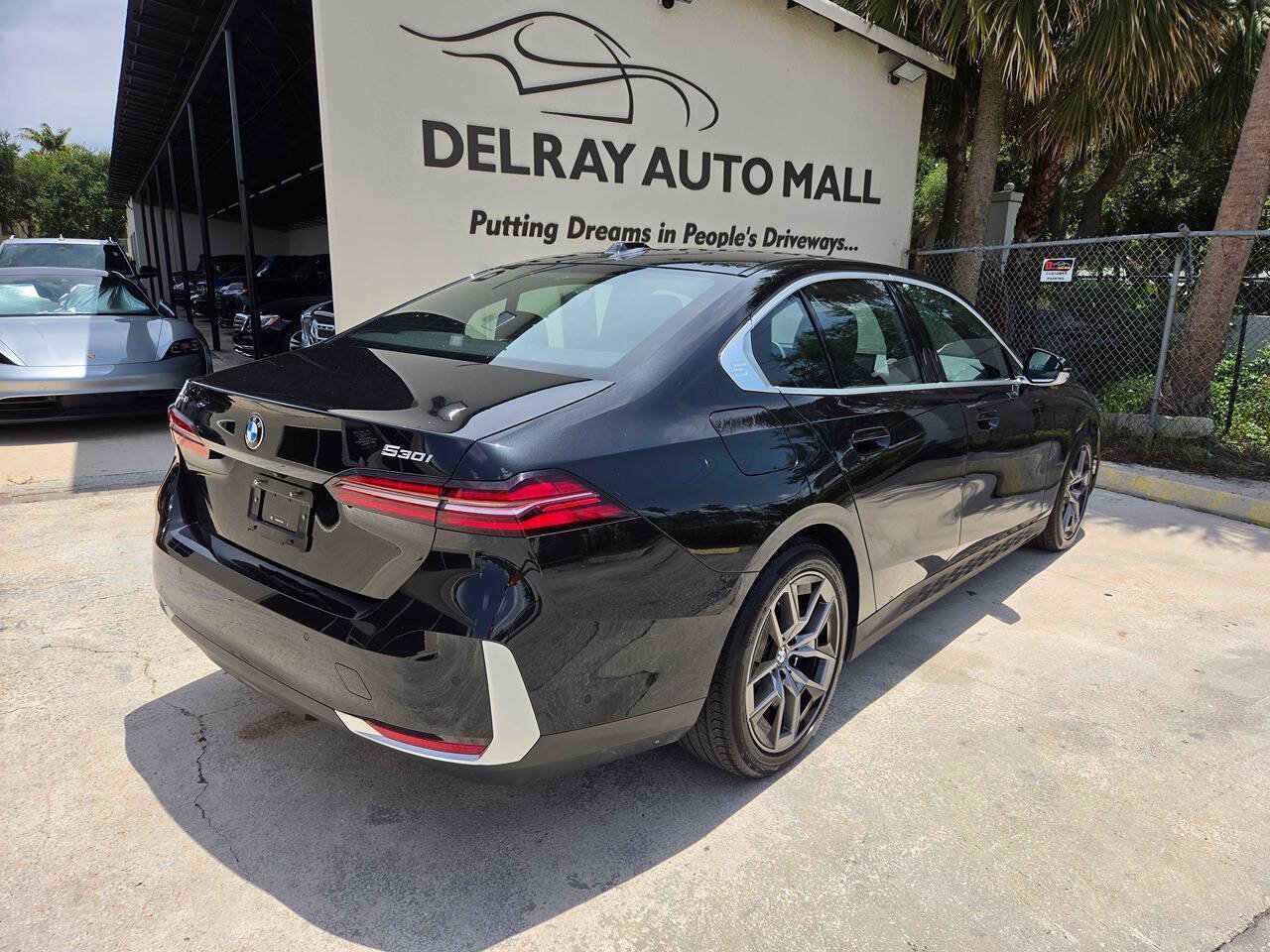 Used 2026 BMW 530i xDrive AWD/4WD image 5