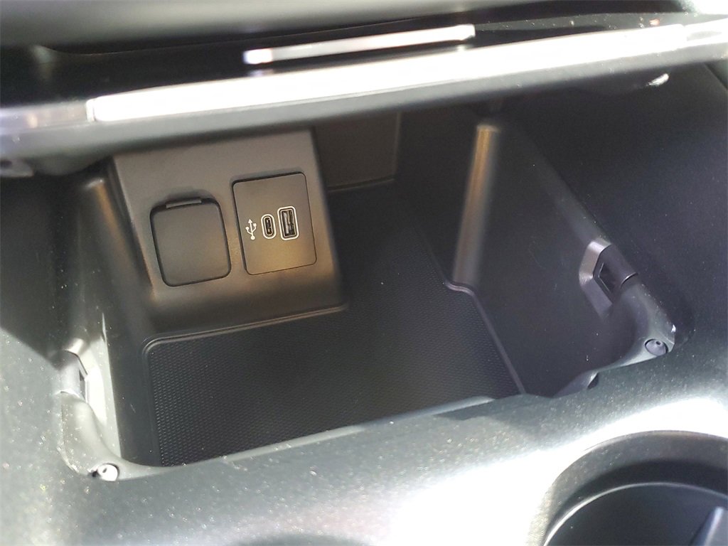 Used 2025 Ford Explorer ST-Line image 19