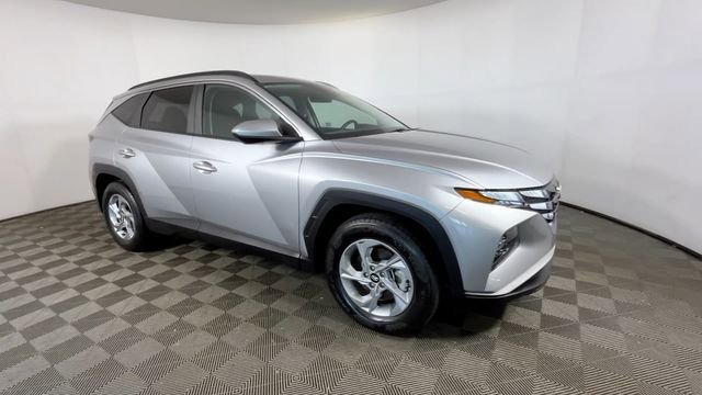 Used 2024 Hyundai Tucson SEL FWD image 2