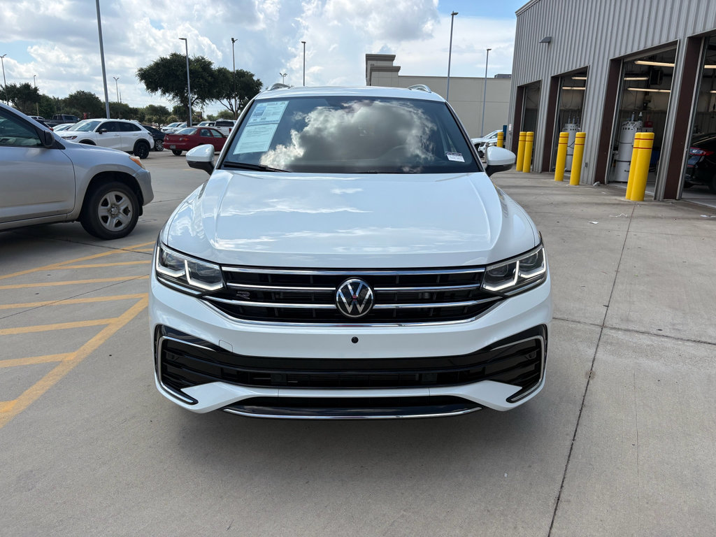 Used 2024 Volkswagen Tiguan SEL R-Line AWD/4WD image 3