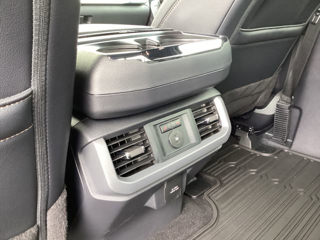 Used 2025 Ford F150 Lariat w/ Equipment Group 502A High AWD/4WD image 15