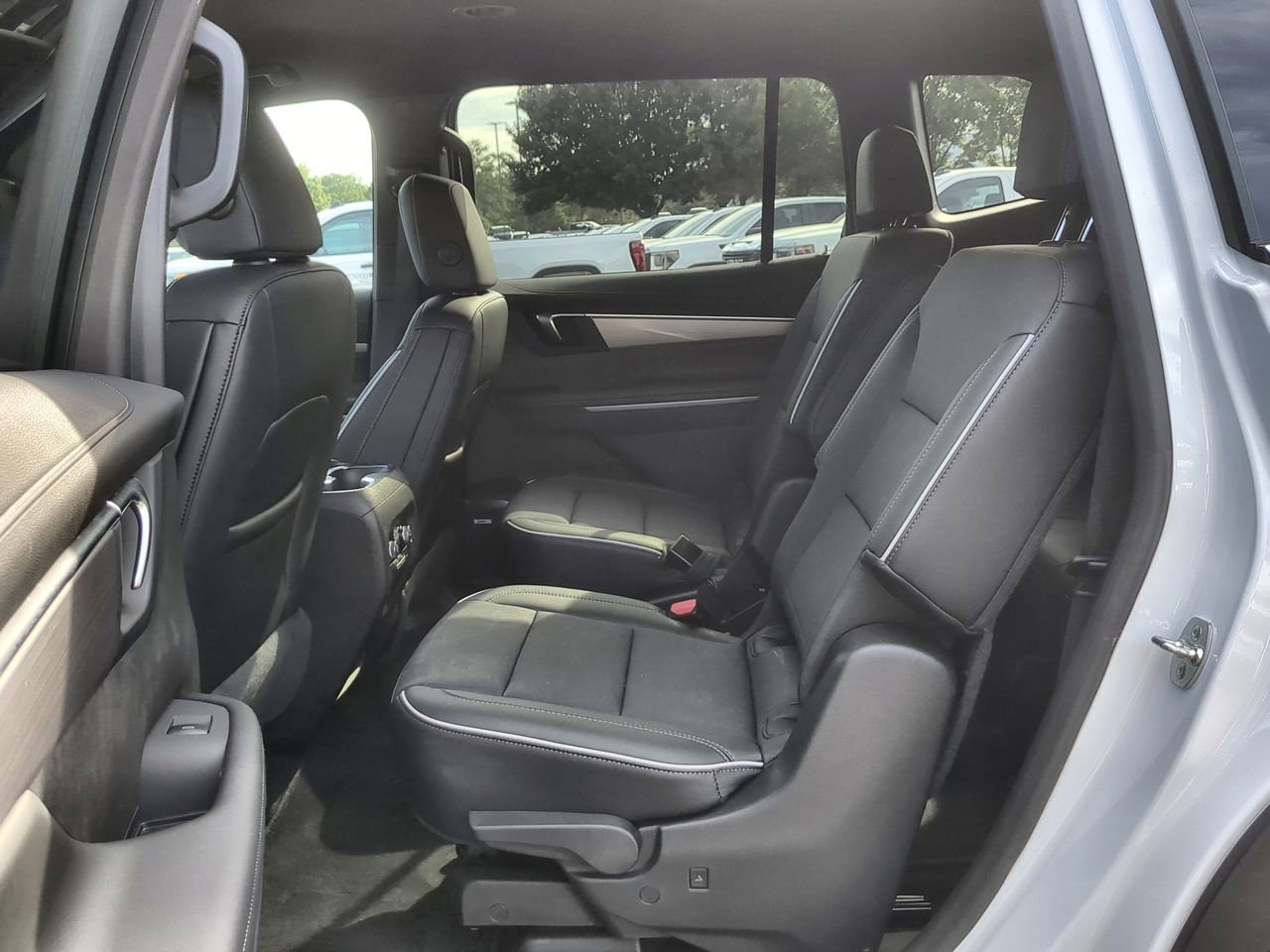 Used 2025 Buick Enclave Preferred w/ Power Package image 25