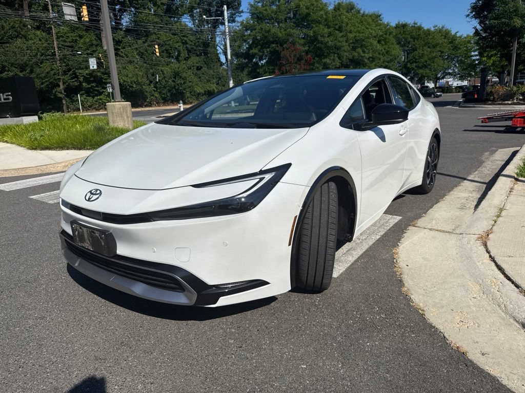 Used 2023 Toyota Prius Prime Premium w/ Advanced Technology Package FWD image 3