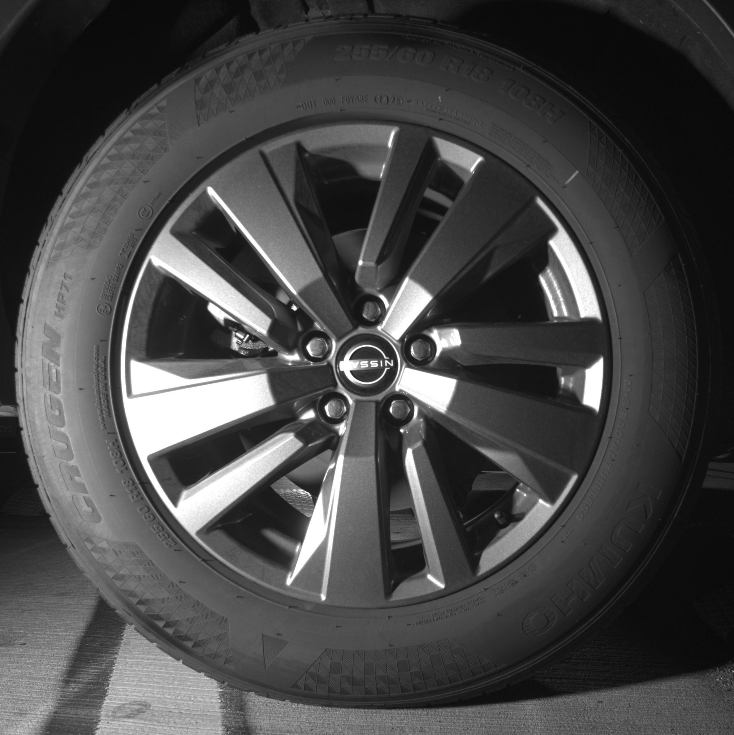 Used 2025 Nissan Pathfinder SV image 15