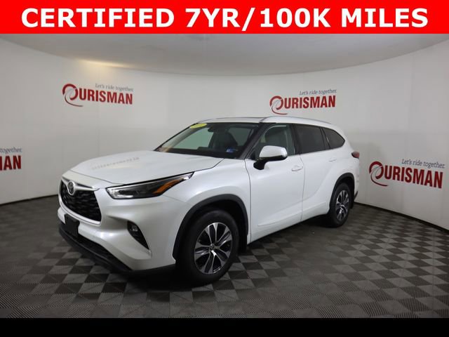 Used 2022 Toyota Highlander XLE AWD/4WD image 3