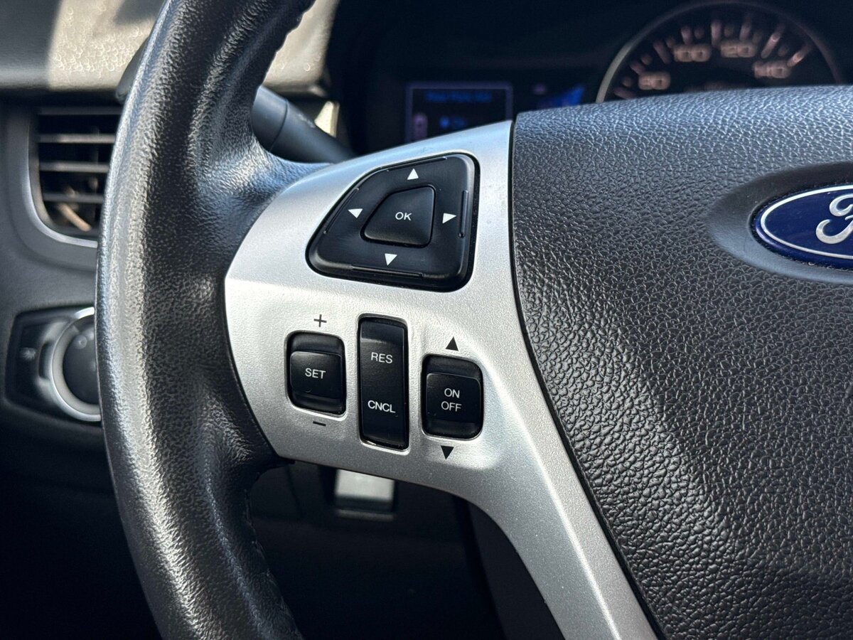 Used 2013 Ford Edge SEL FWD image 28