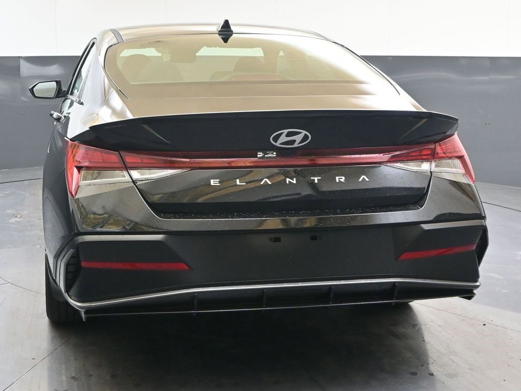 New 2026 Hyundai Elantra SEL Sport image 4