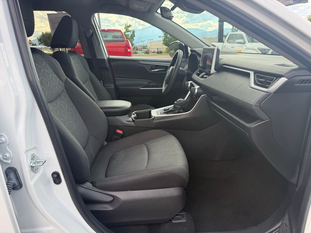 Used 2024 Toyota RAV4 XLE image 31