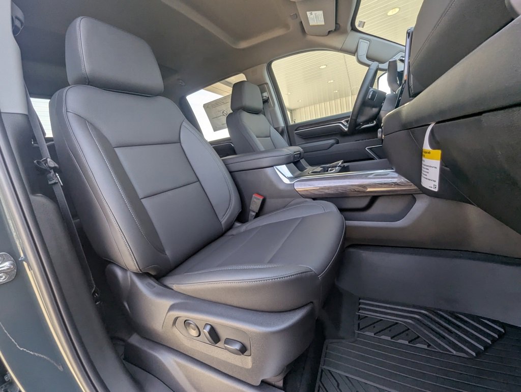 New 2026 Chevrolet Silverado 2500 LTZ w/ LTZ Convenience Package image 17
