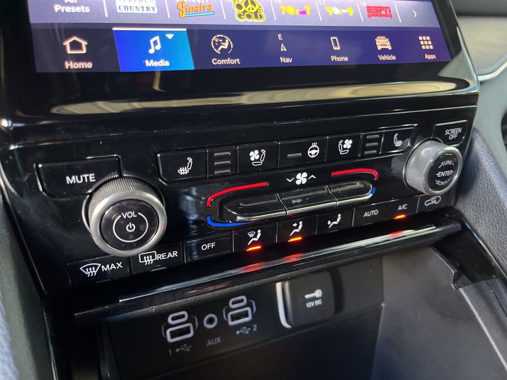 Used 2023 Jeep Grand Cherokee Overland image 38