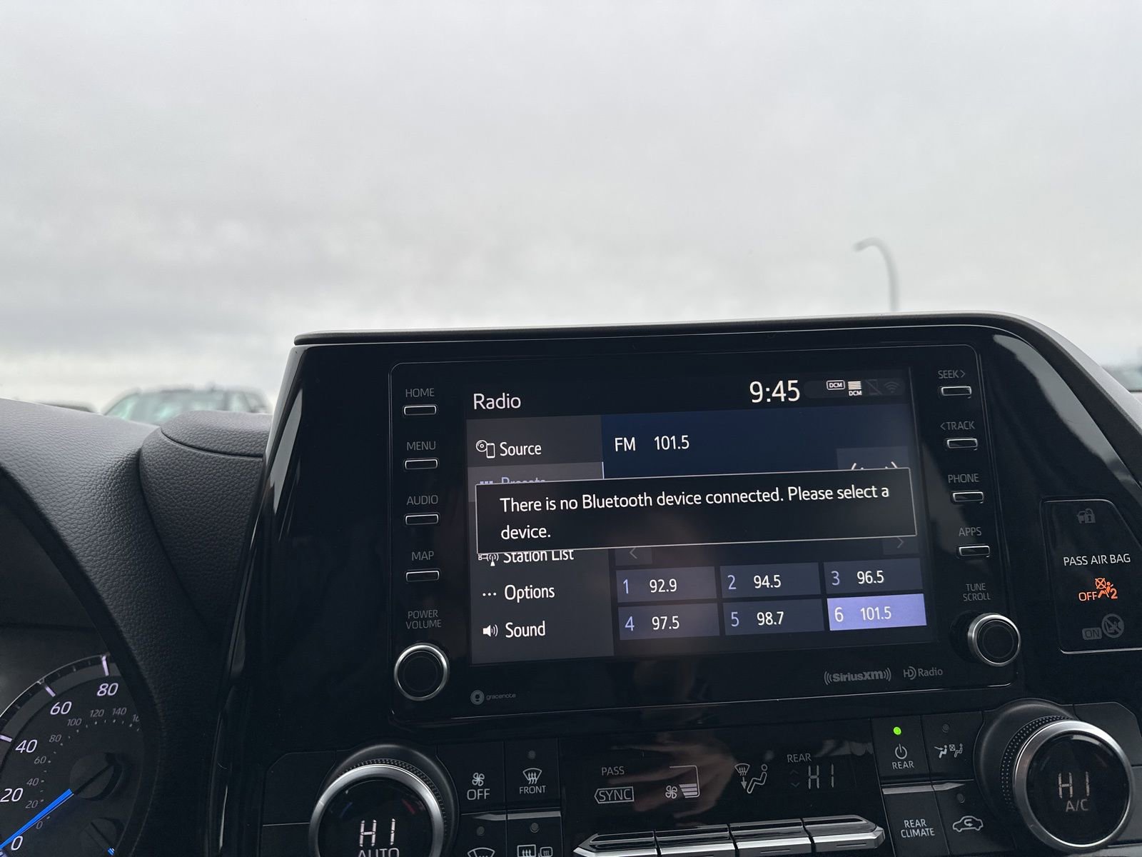 Used 2021 Toyota Highlander LE image 52