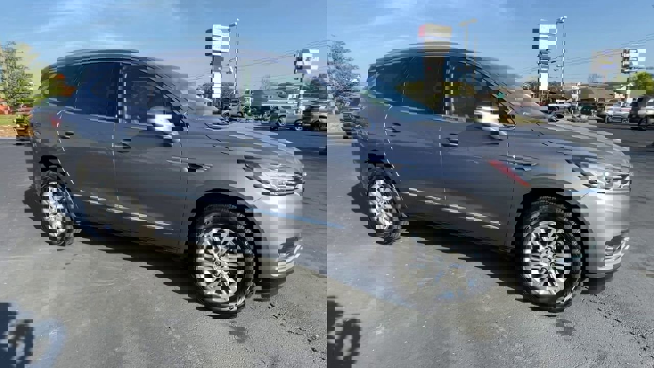 Used 2021 Buick Enclave Essence w/ Sound and Sites Package image 2