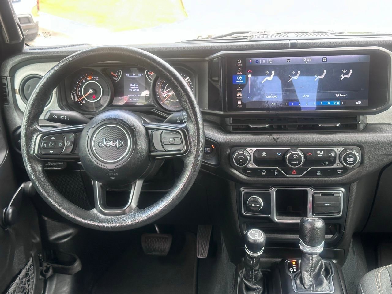 Used 2024 Jeep Wrangler Unlimited Sport AWD/4WD image 16