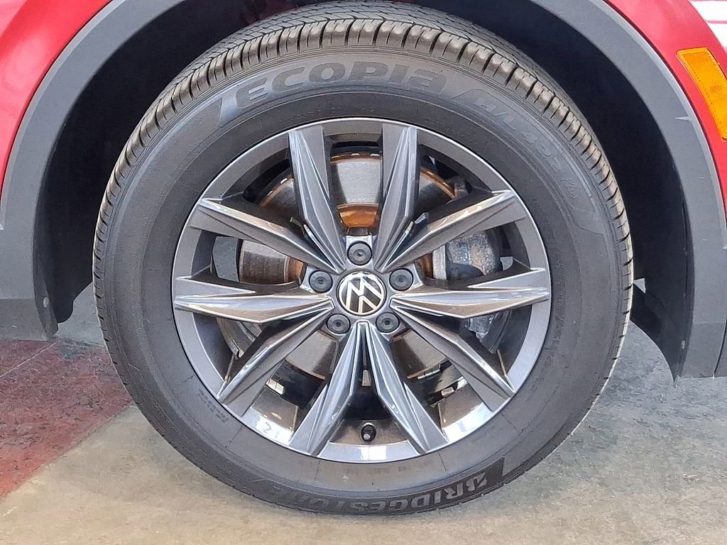 Used 2022 Volkswagen Tiguan SE image 11