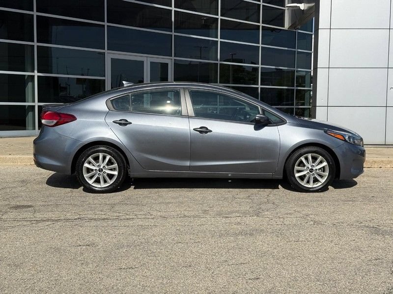 Used 2017 Kia Forte S FWD image 2