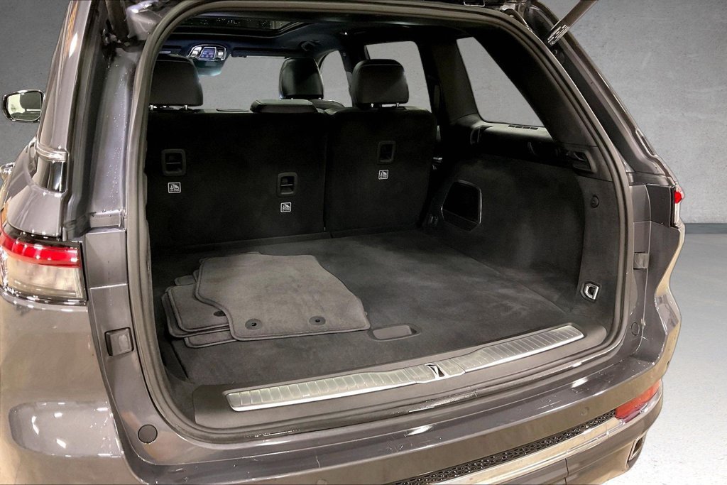 Used 2022 Jeep Grand Cherokee Overland AWD/4WD image 5
