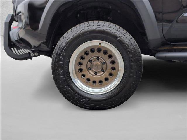 Used 2021 Toyota Tacoma TRD Off-Road w/ TRD Premium Off Road Package AWD/4WD image 24