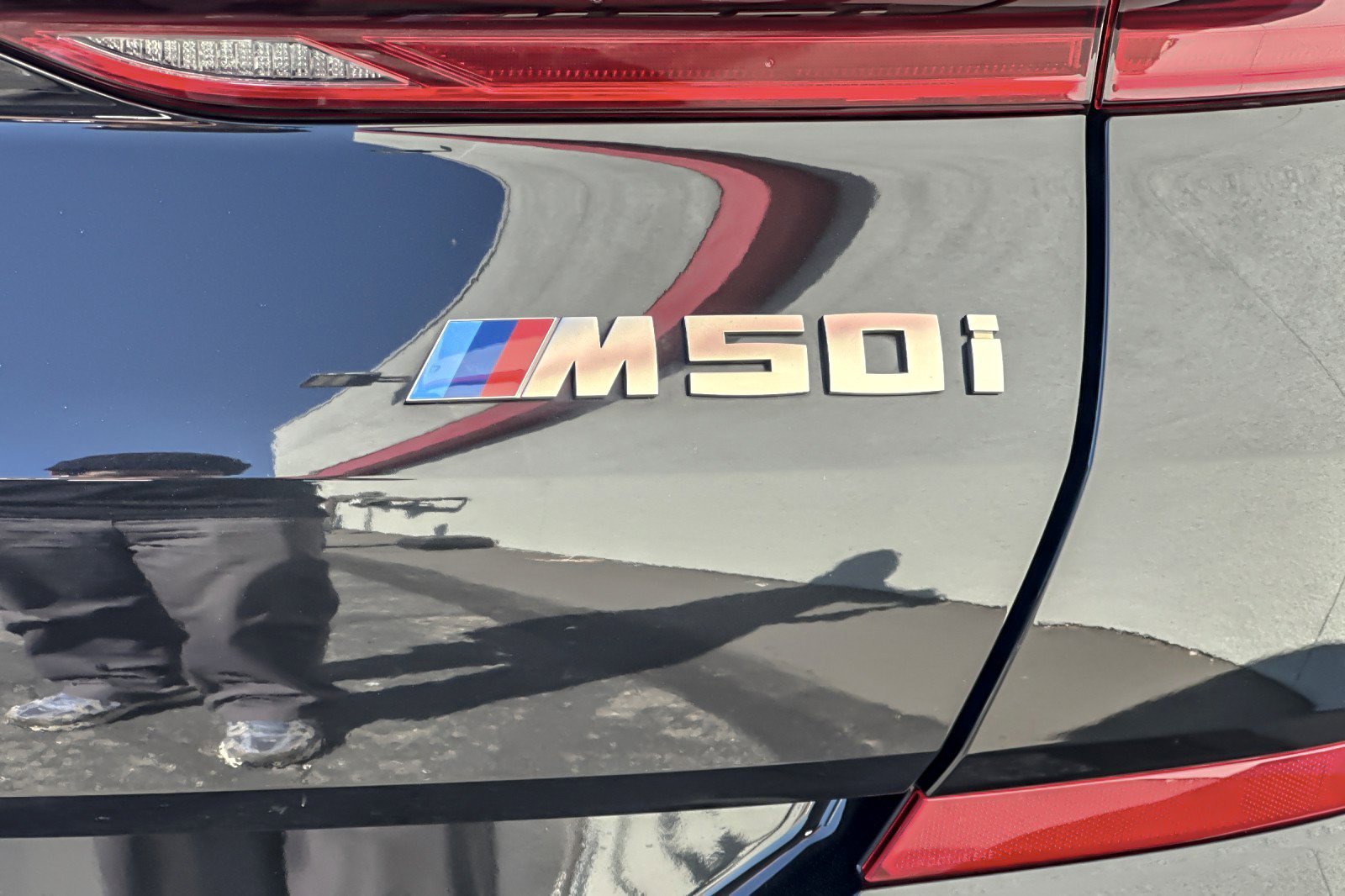 Used 2023 BMW X6 M50i w/ Executive Package image 27