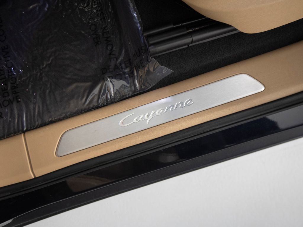 Certified 2020 Porsche Cayenne AWD/4WD image 22
