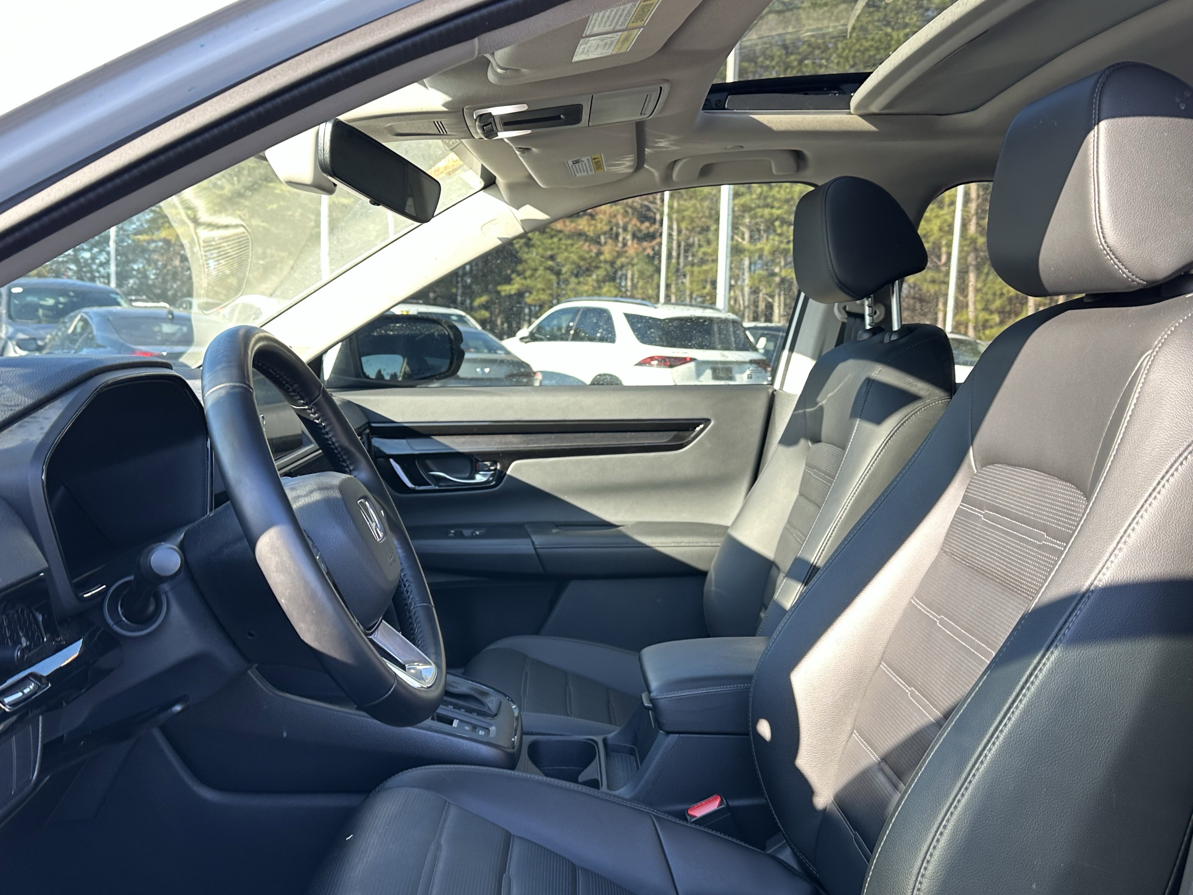 Used 2025 Honda CR-V EX-L image 7