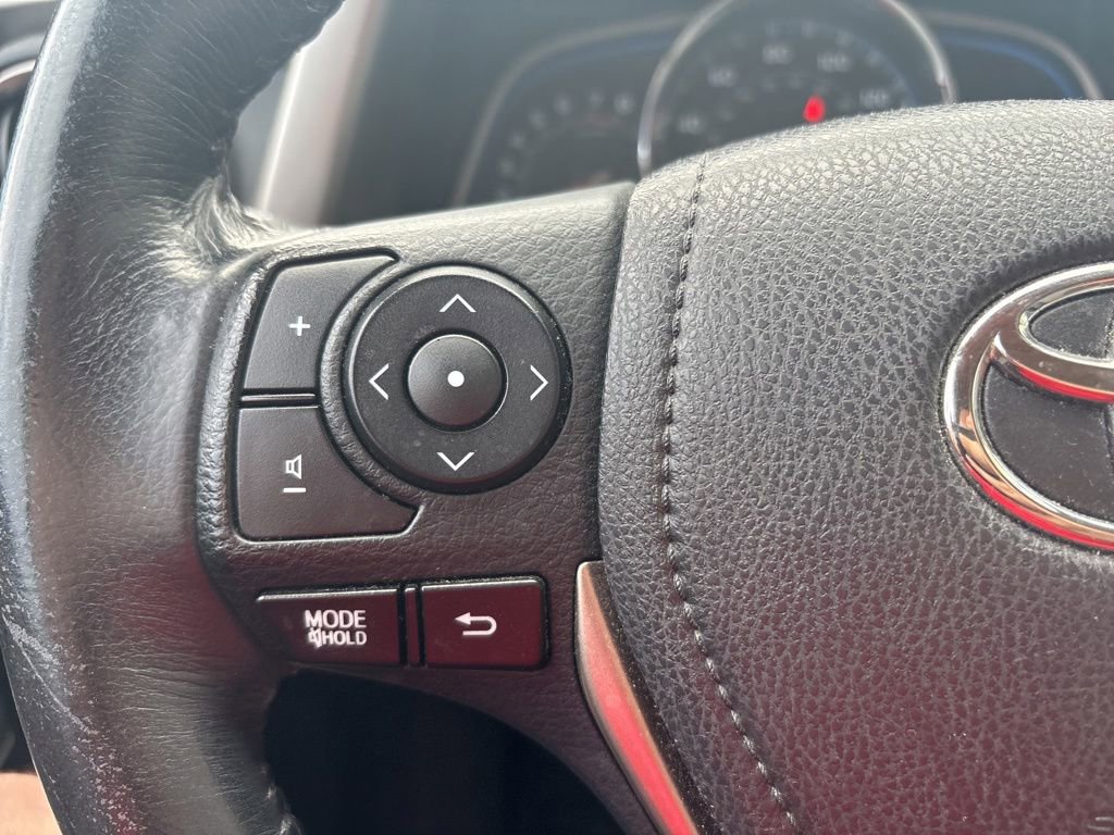 Used 2015 Toyota RAV4 Limited w/ Technology Package AWD/4WD image 18