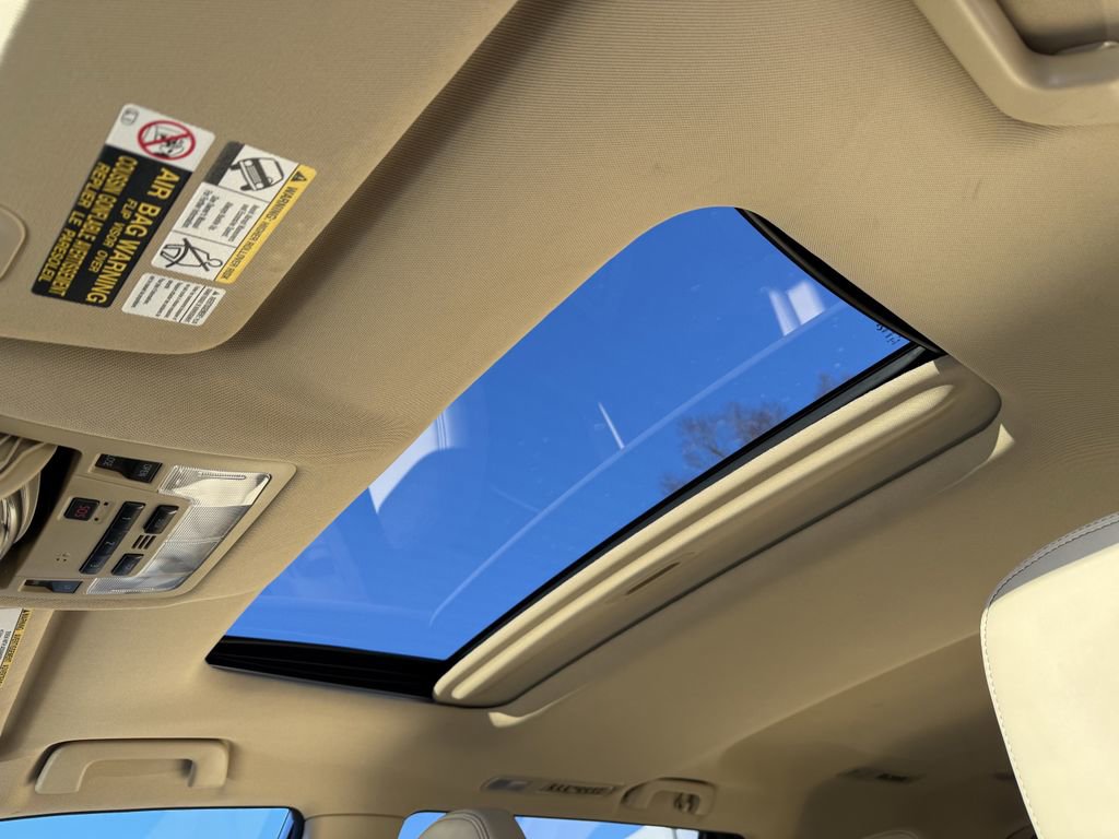 Used 2014 Toyota Highlander Limited image 10