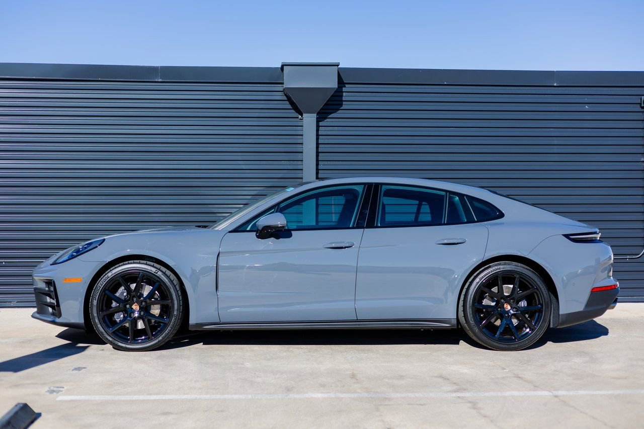 New 2026 Porsche Panamera RWD image 2
