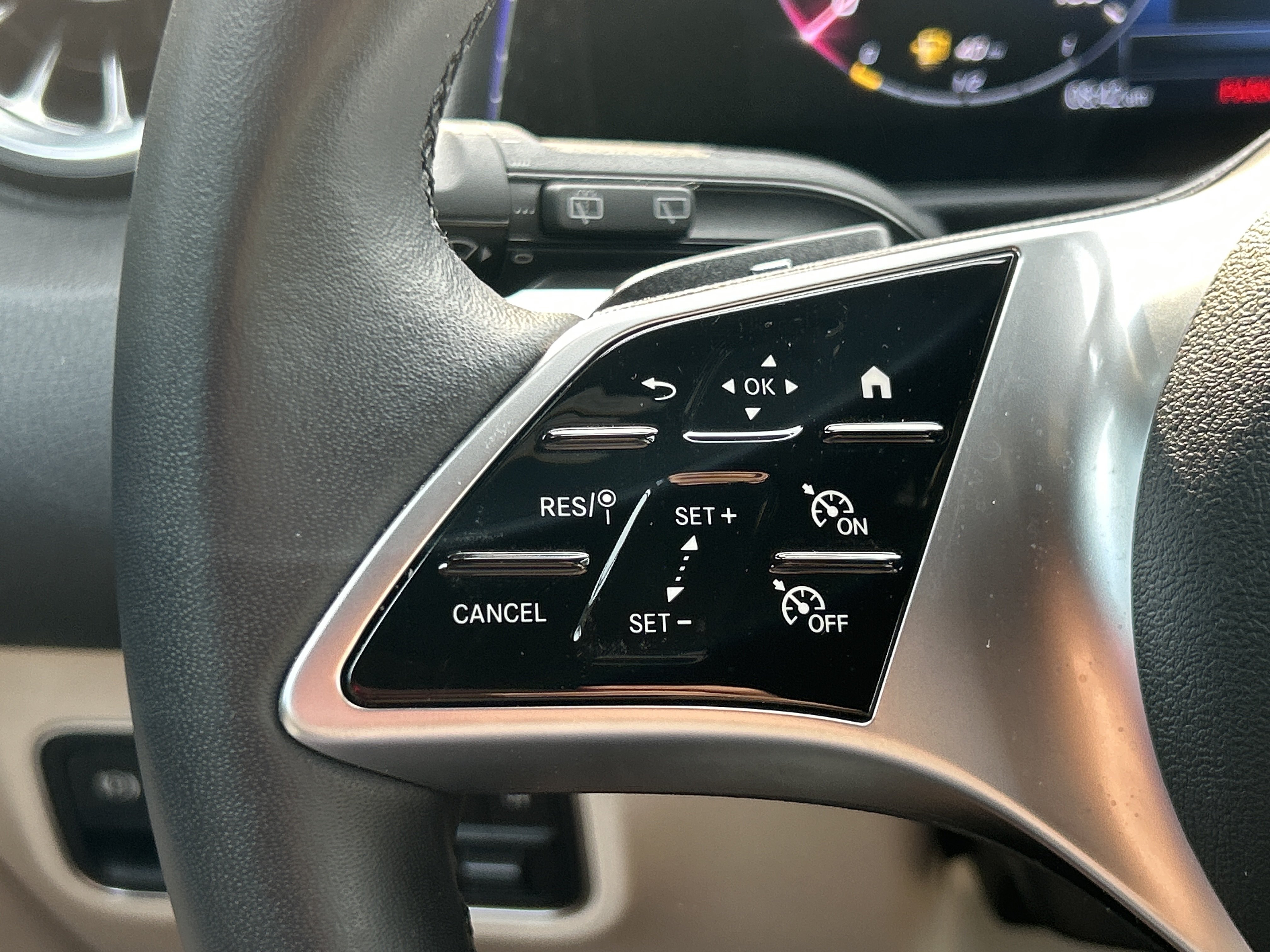 Certified 2024 Mercedes-Benz GLB 250 image 25