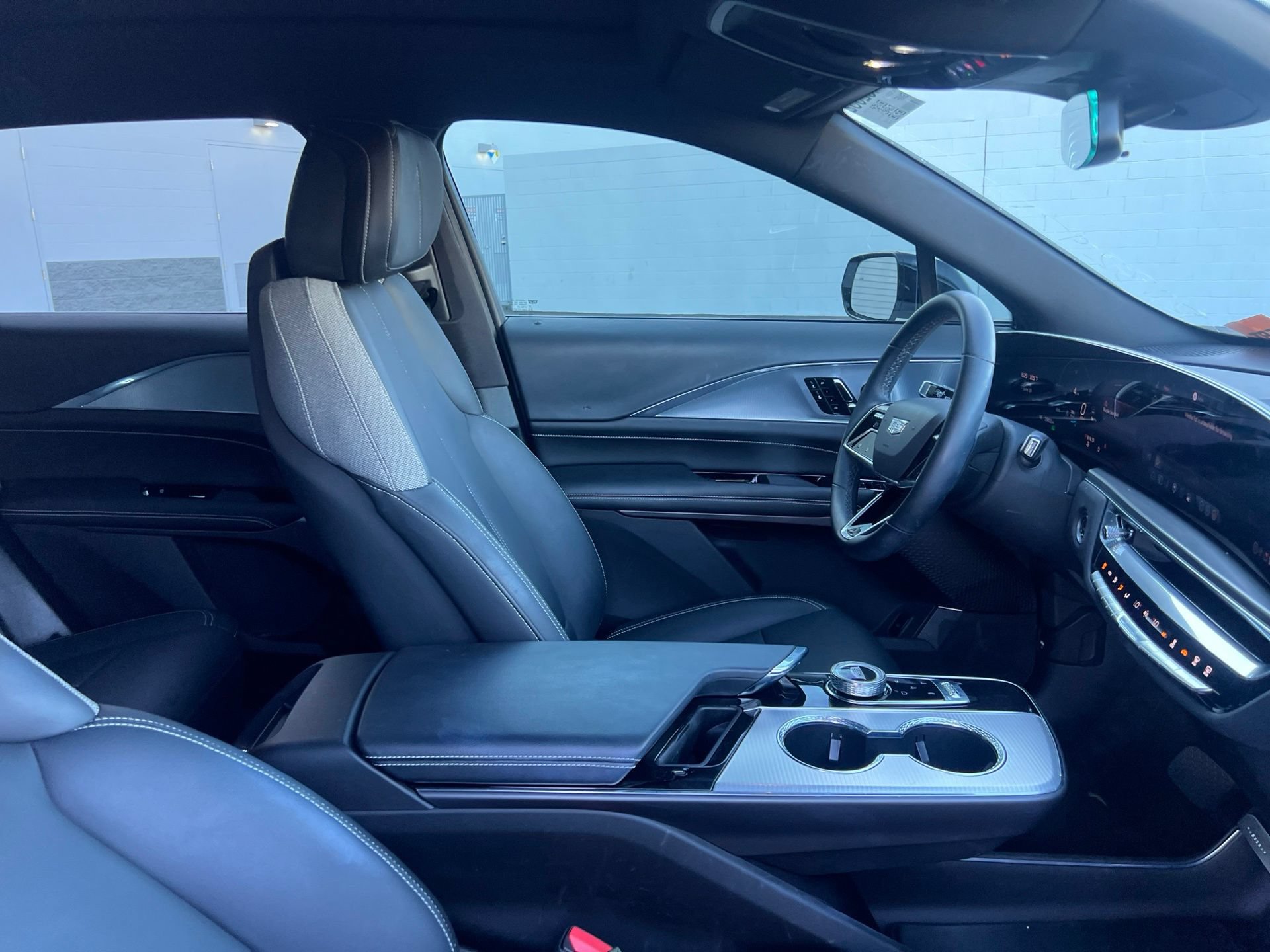 Used 2024 Cadillac Lyriq Tech AWD/4WD image 17