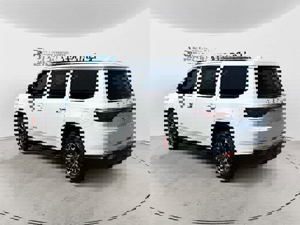 Used 2023 Jeep Wagoneer Series III w/ Preferred Equipment Group image 3