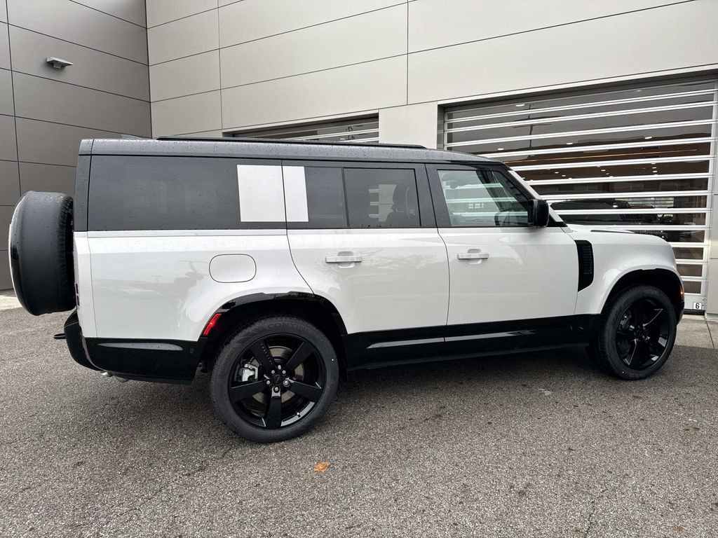 New 2026 Land Rover Defender 130 X-Dynamic SE AWD/4WD image 7