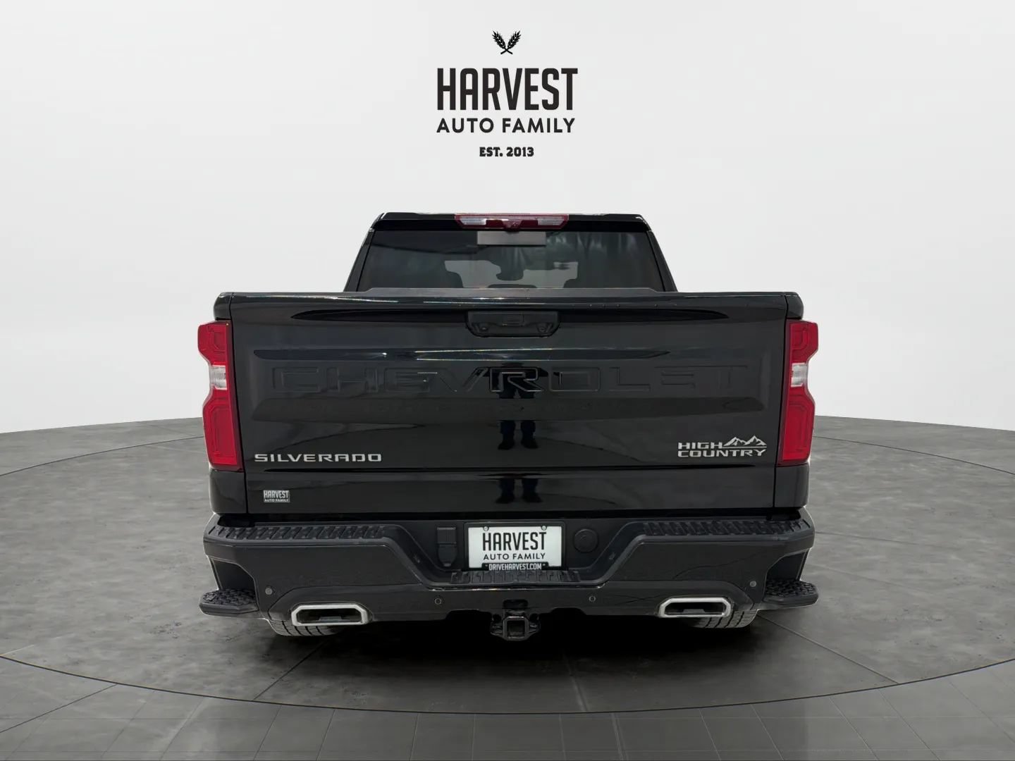 Used 2024 Chevrolet Silverado 1500 High Country w/ High Country Premium Package AWD/4WD image 5